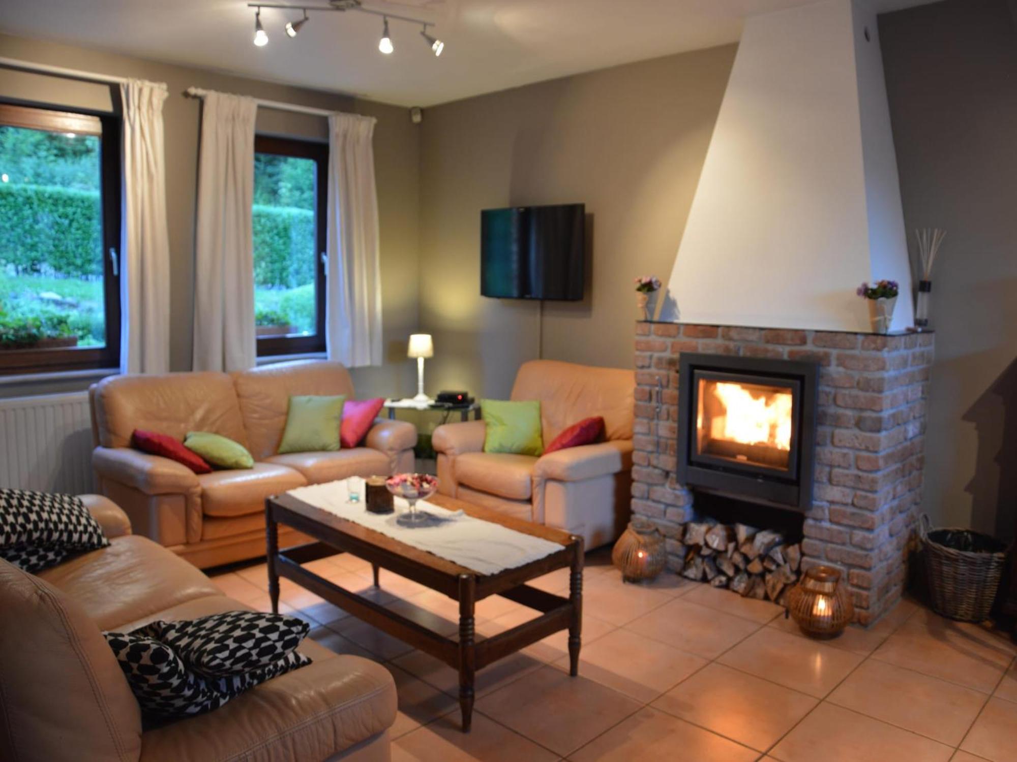 Modern Holiday Home In Stavelot With Fireplace Экстерьер фото
