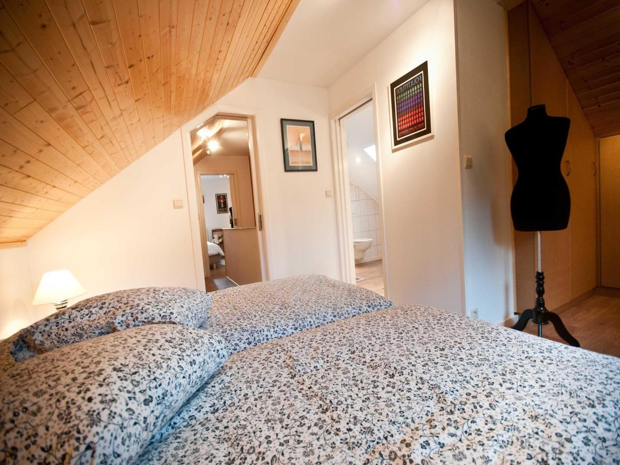 Modern Holiday Home In Stavelot With Fireplace Экстерьер фото