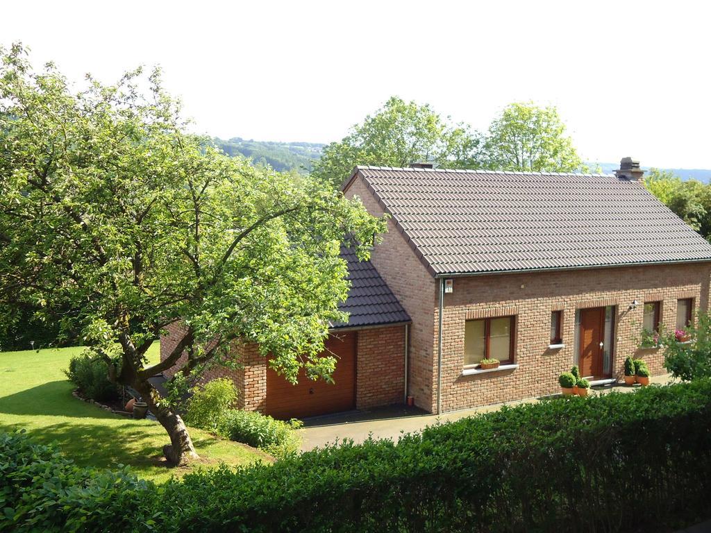 Modern Holiday Home In Stavelot With Fireplace Экстерьер фото